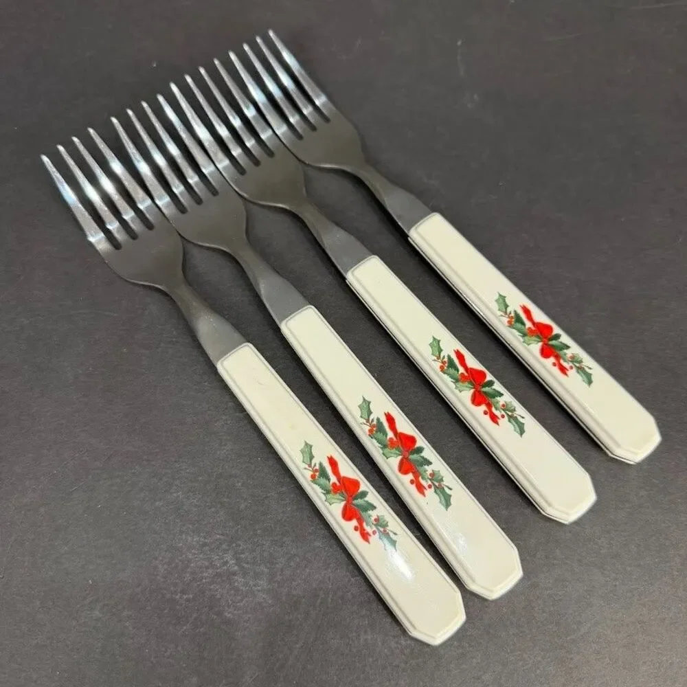 Set of 4 Vintage Pfaltzgraff Christmas Heritage 7 7/8